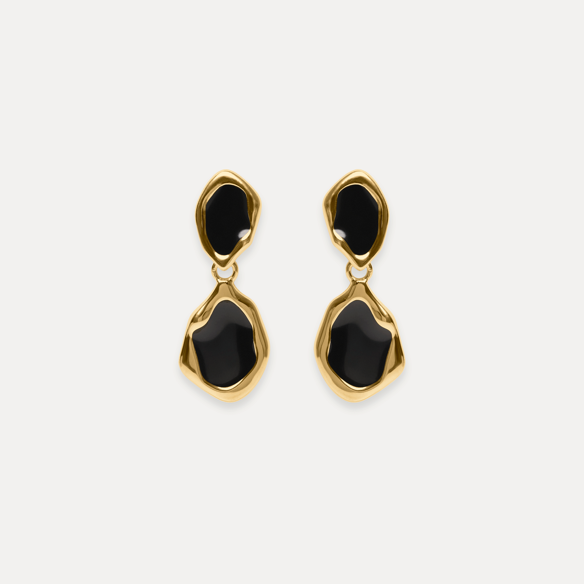 Oyster Drop Earrings Black