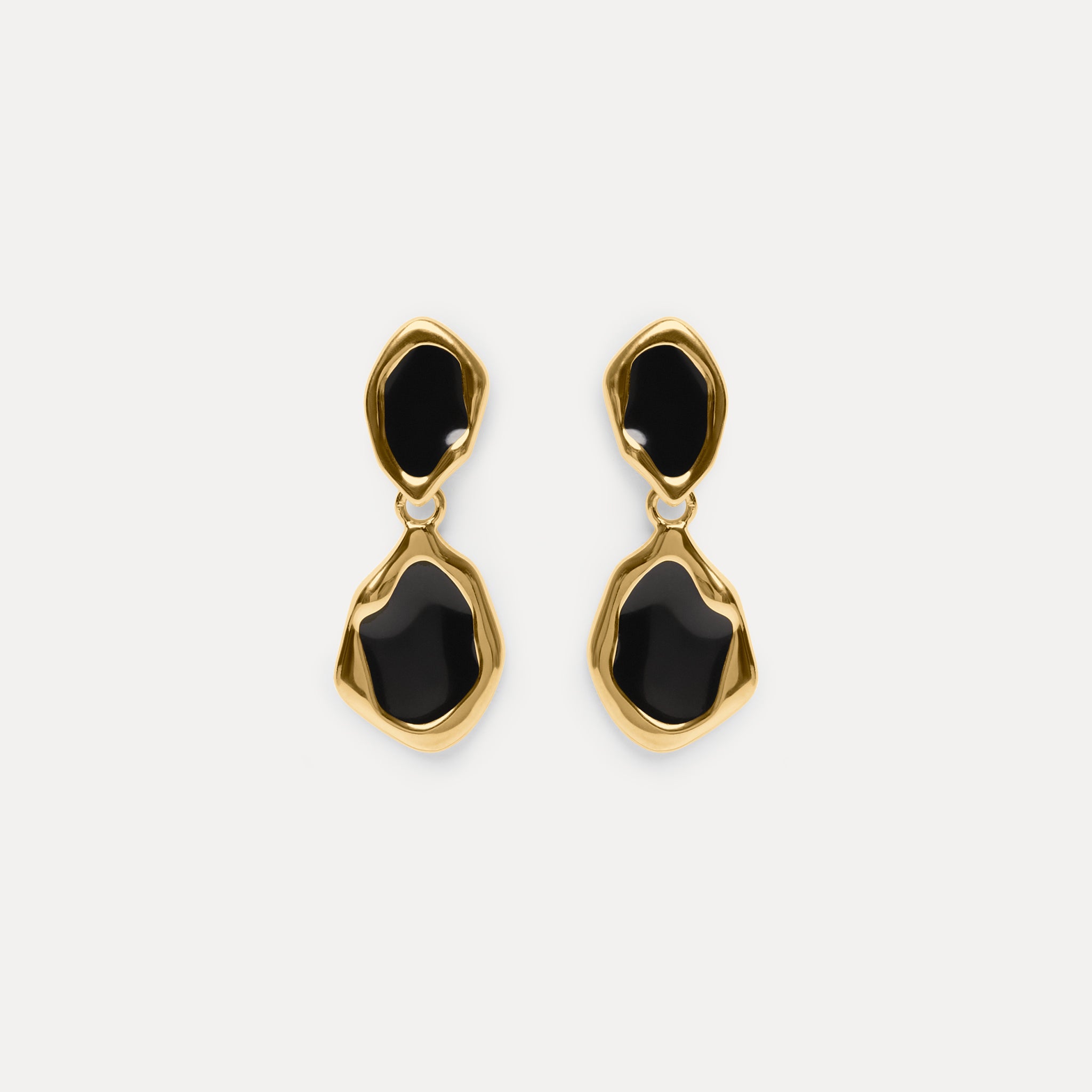 Oyster Drop Earrings Black
