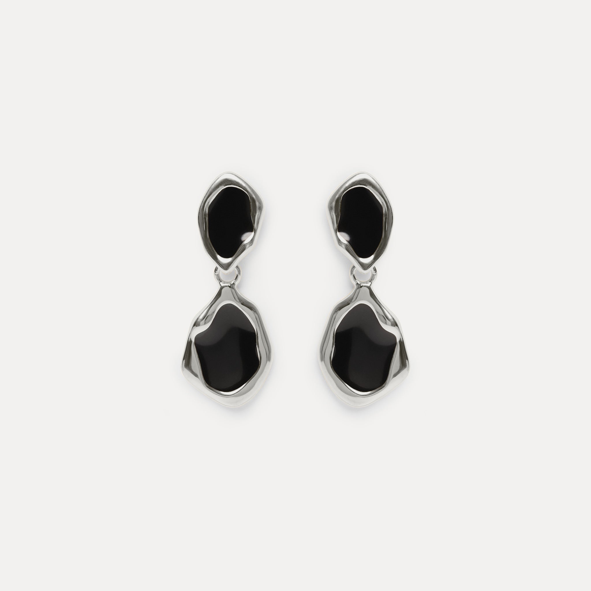Oyster Drop Earrings Black