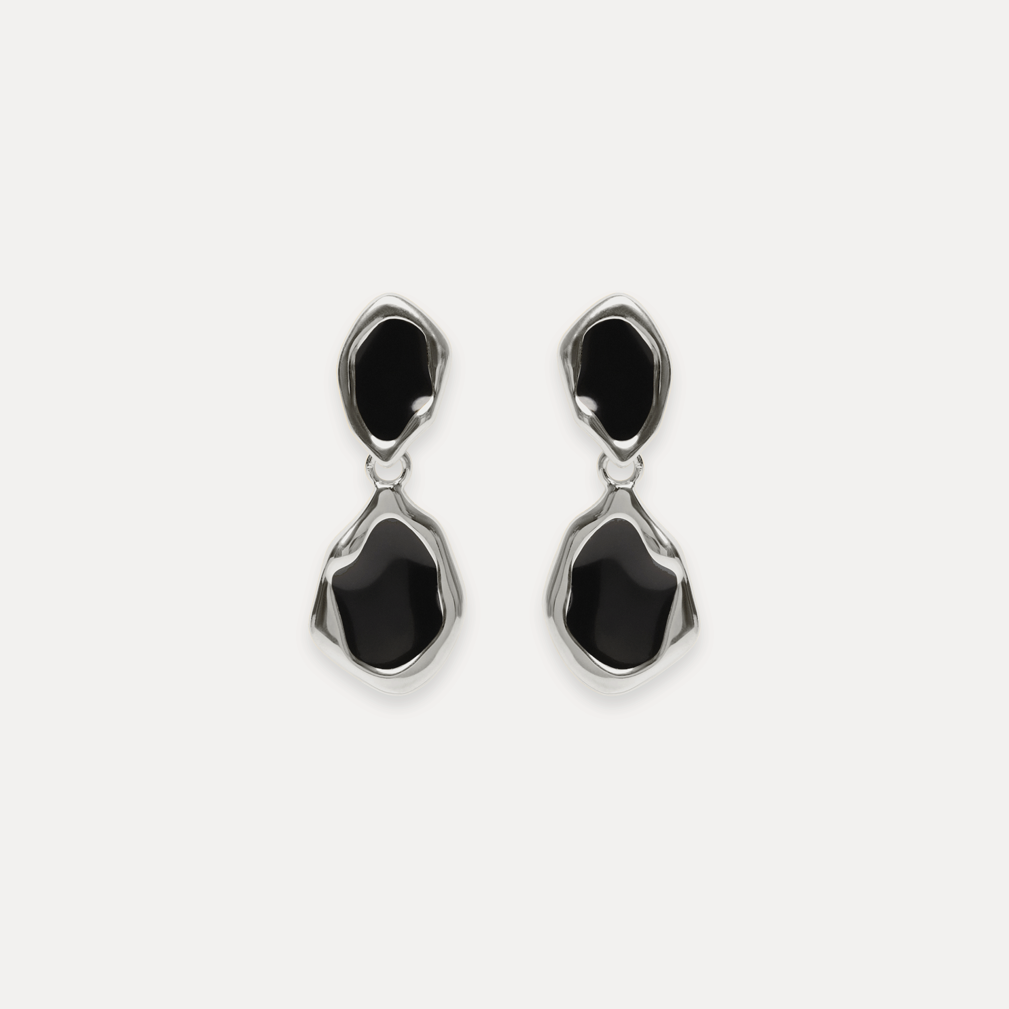 Oyster Drop Earrings Black