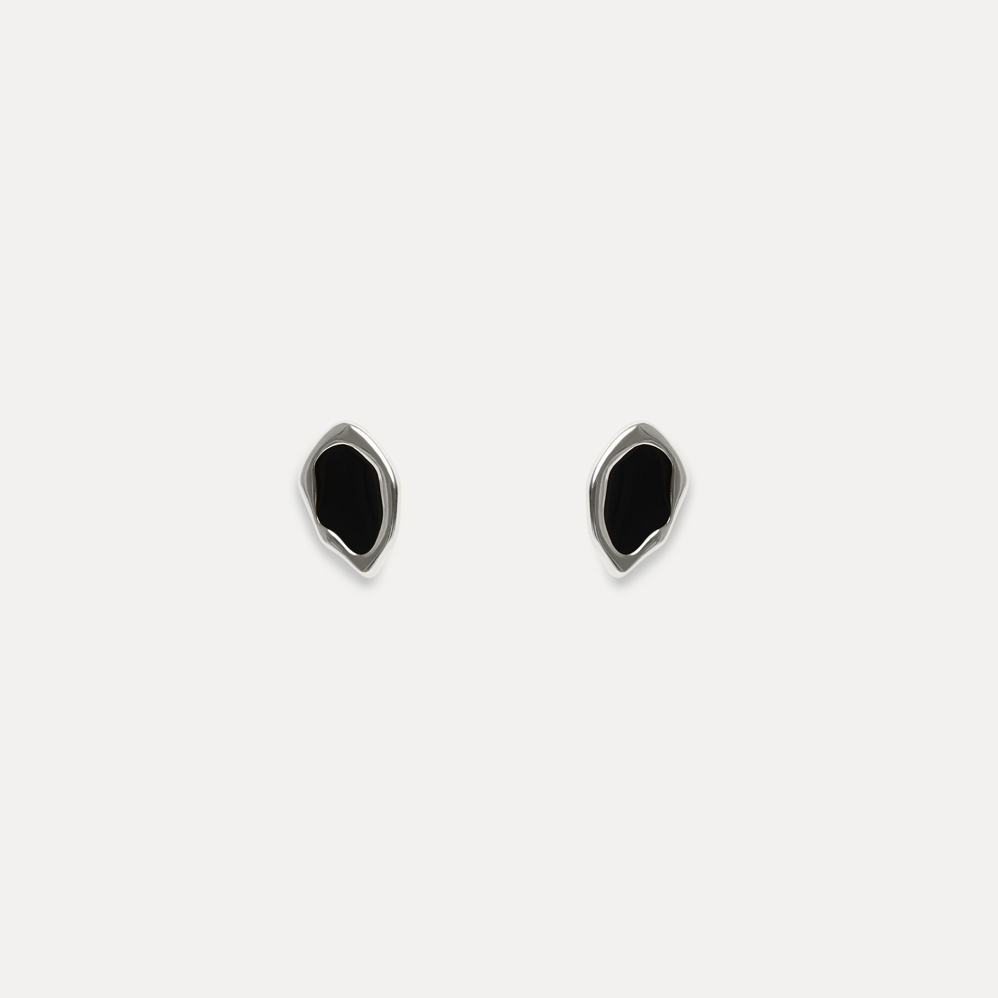 Oyster Drop Earrings Black