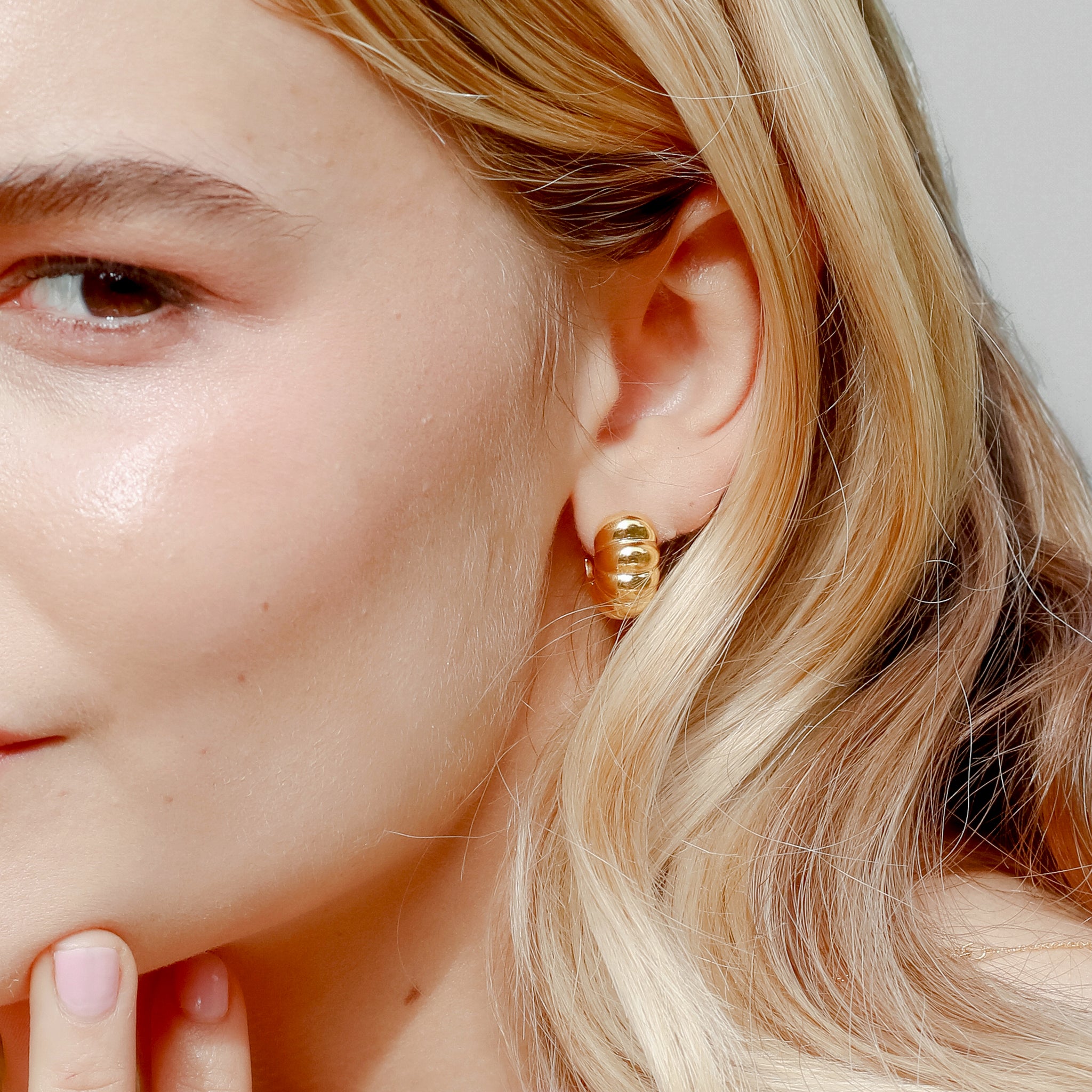 Eden Citrus Tangerine Huggies | 14k Gold