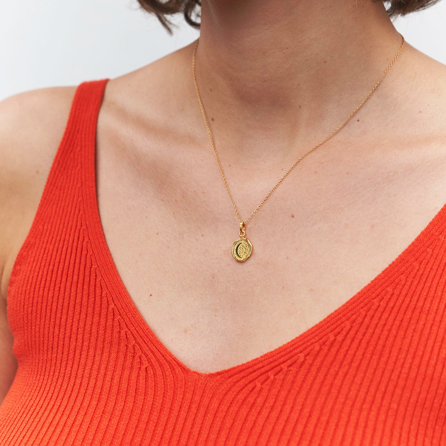 Moon Seal Pendant | 14k Gold