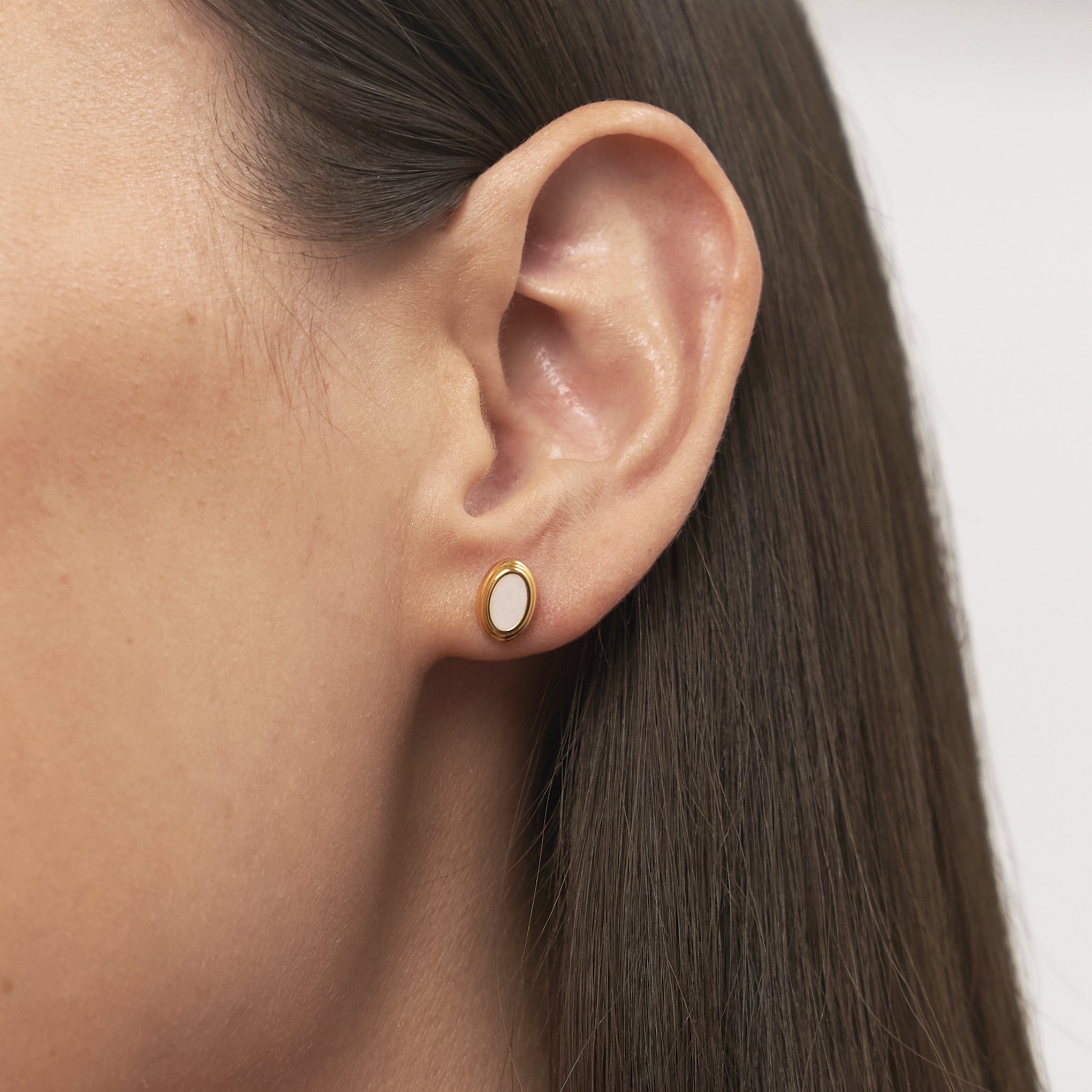 Enamel Studs Pearl White