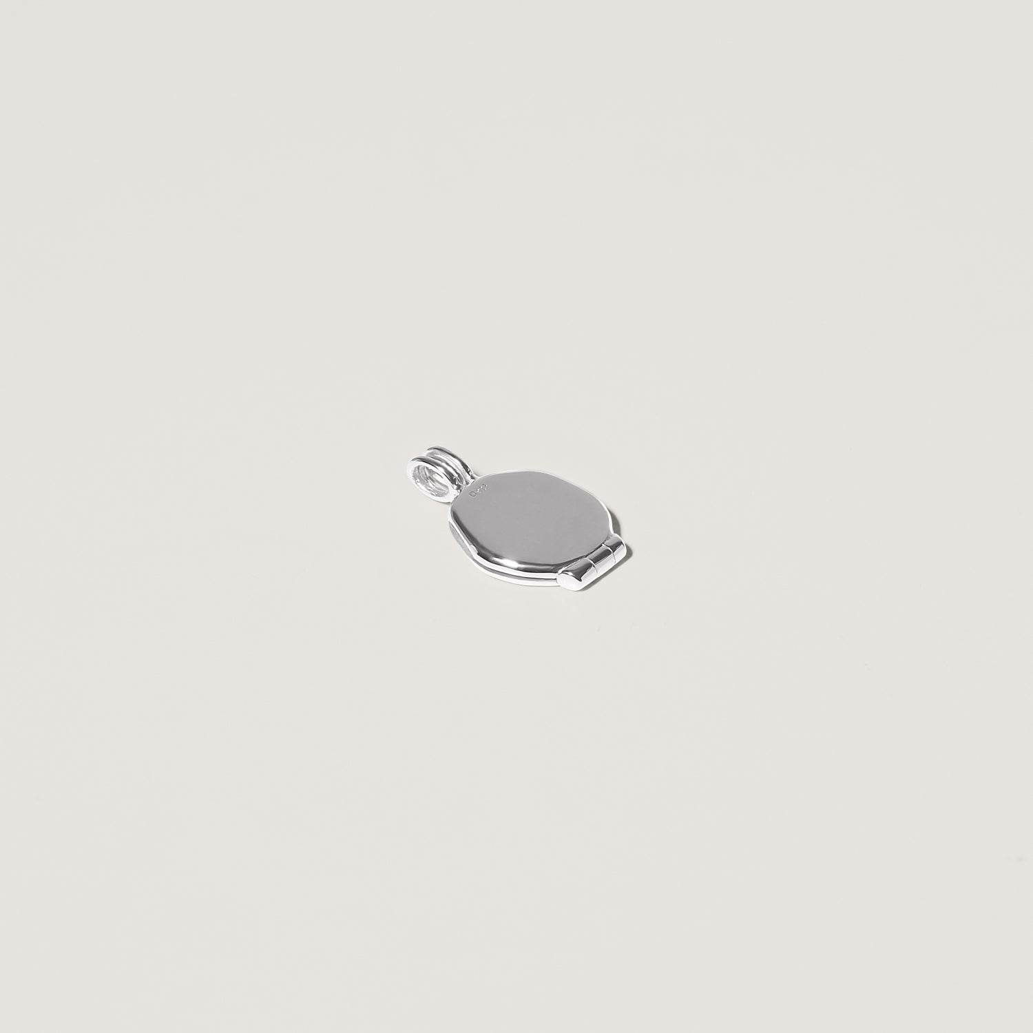 Seal Medaillon Pendant