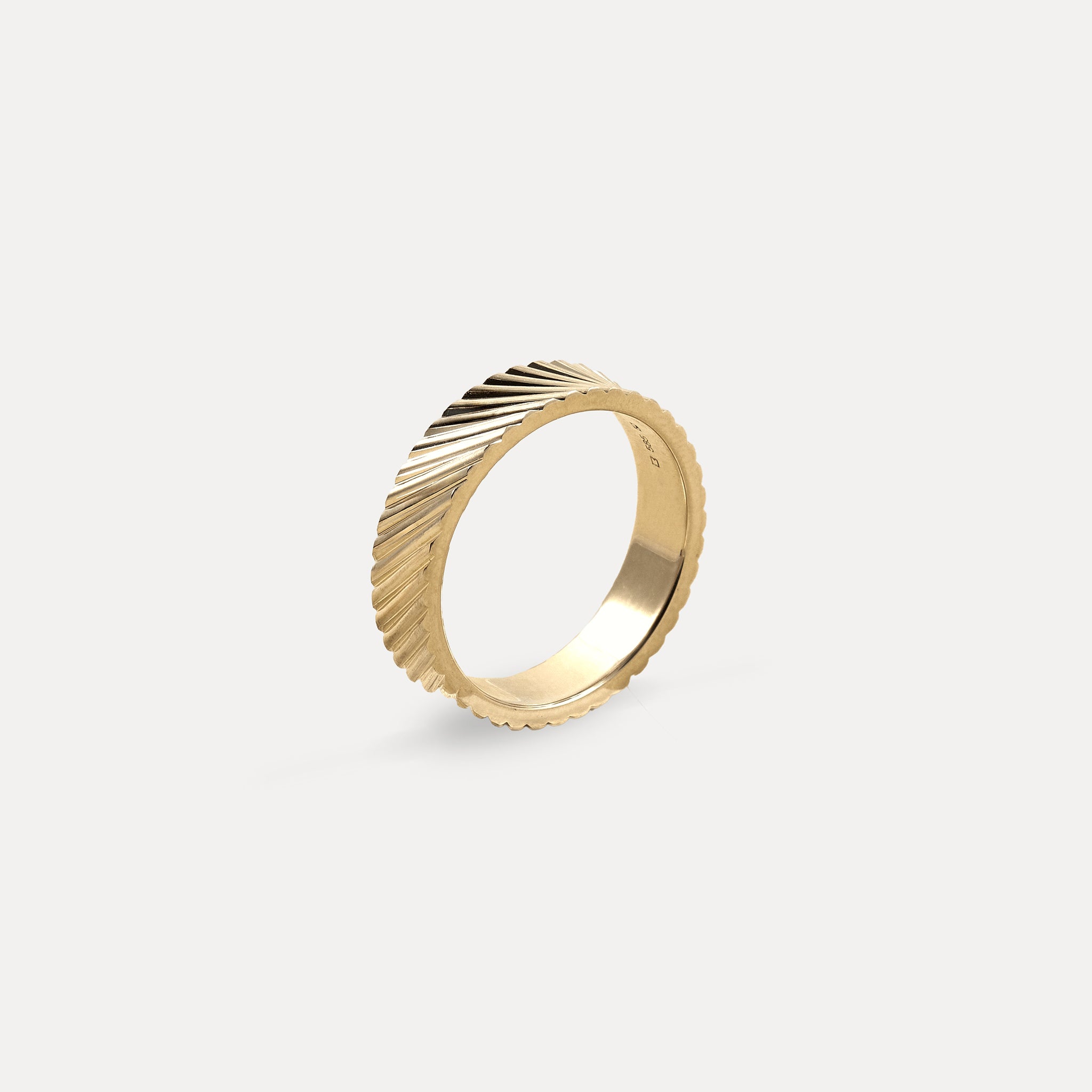 Wide Fanned Fair Band | 14k Gold