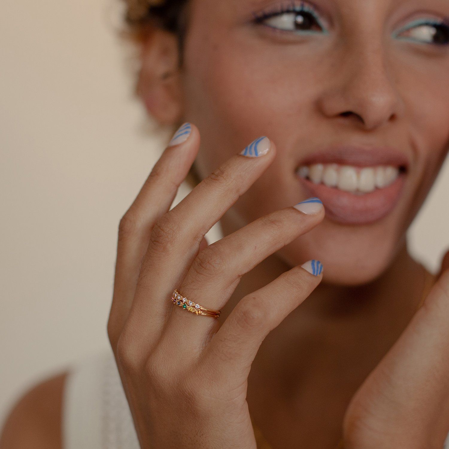 White Crystals Color Delight Ring