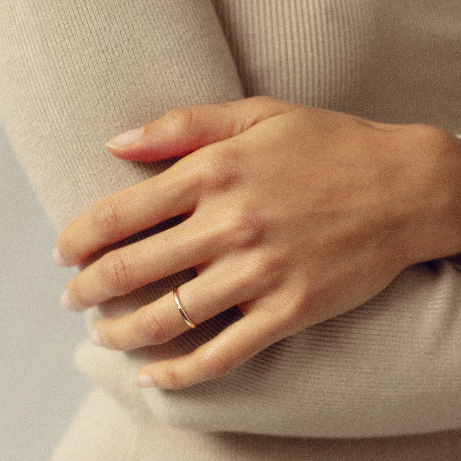 Diamond Solo Fair Band | 14k Gold