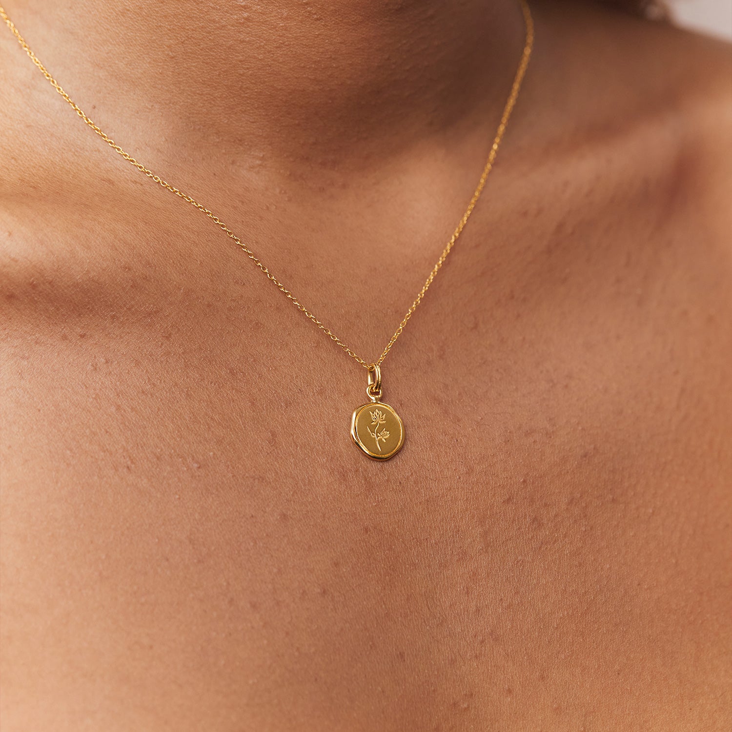 Floral Seal Necklace | 14k Gold