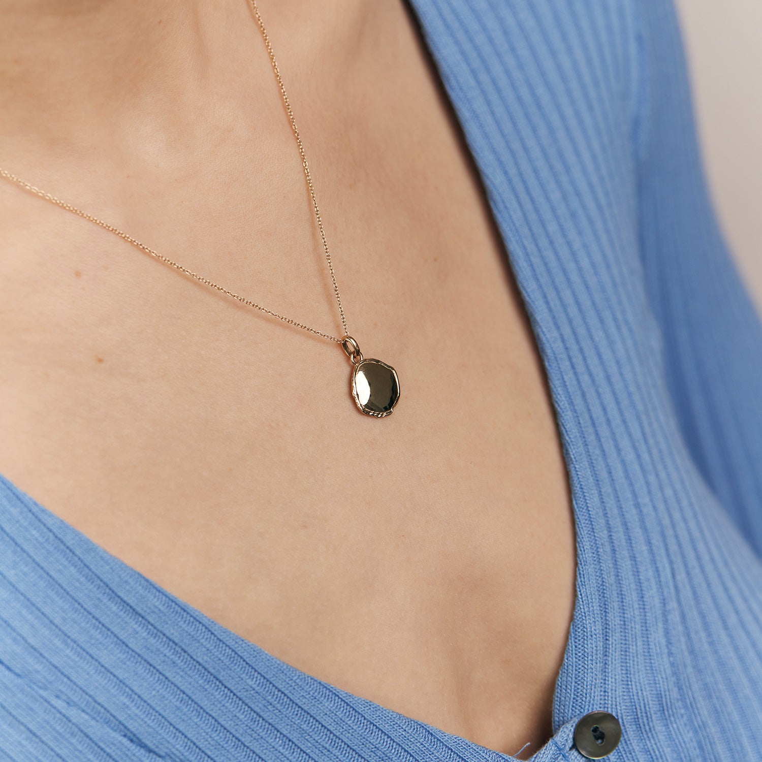 Mater Medallion Pendant | 14k Gold