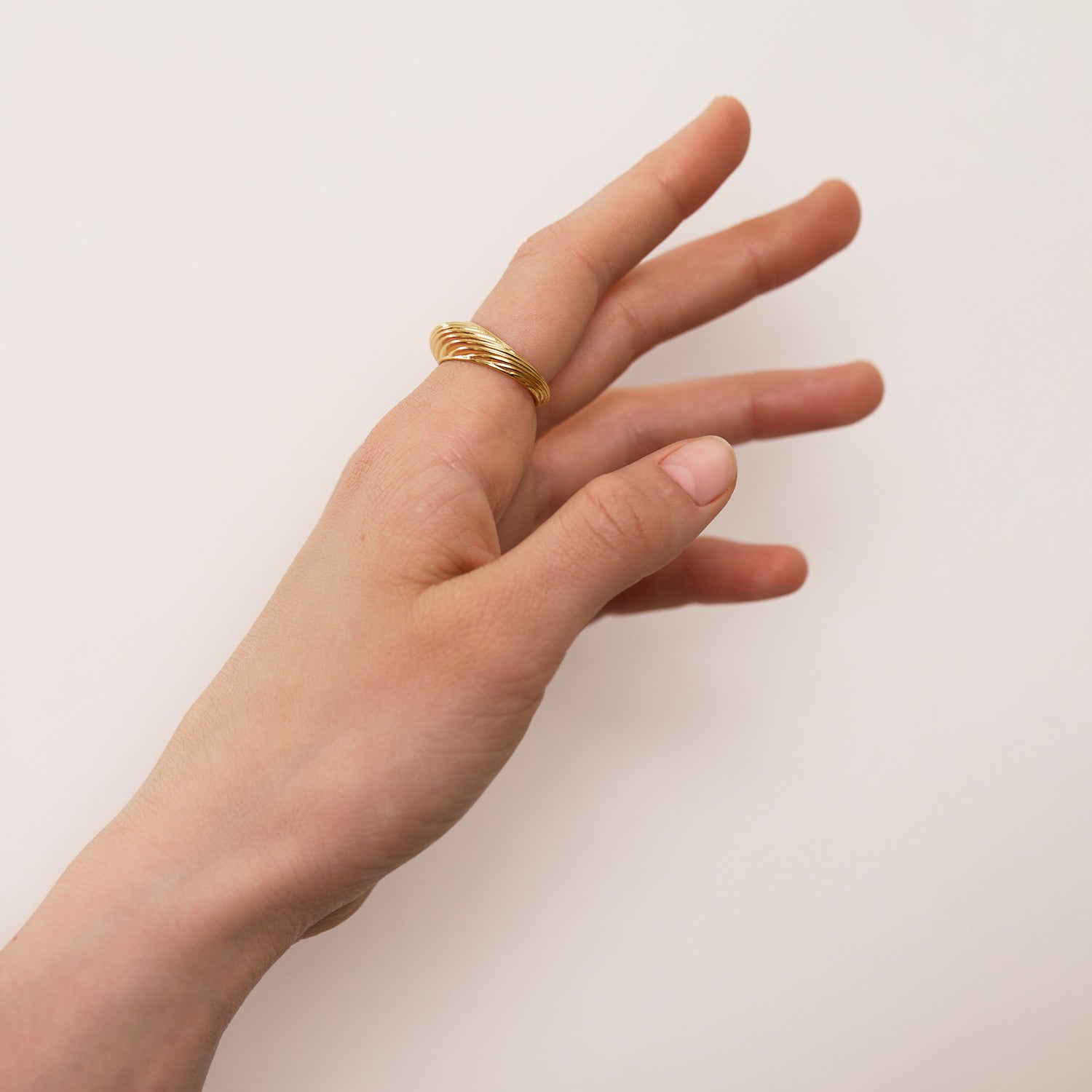 Ribbed Bombé Ring | 14k Gold