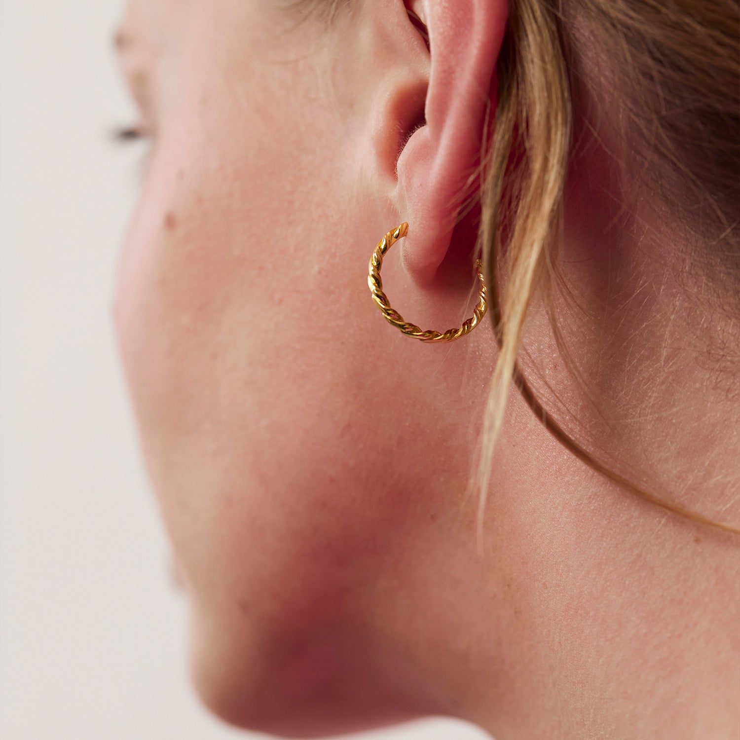 Twisted Hoop Earrings | 14k Gold