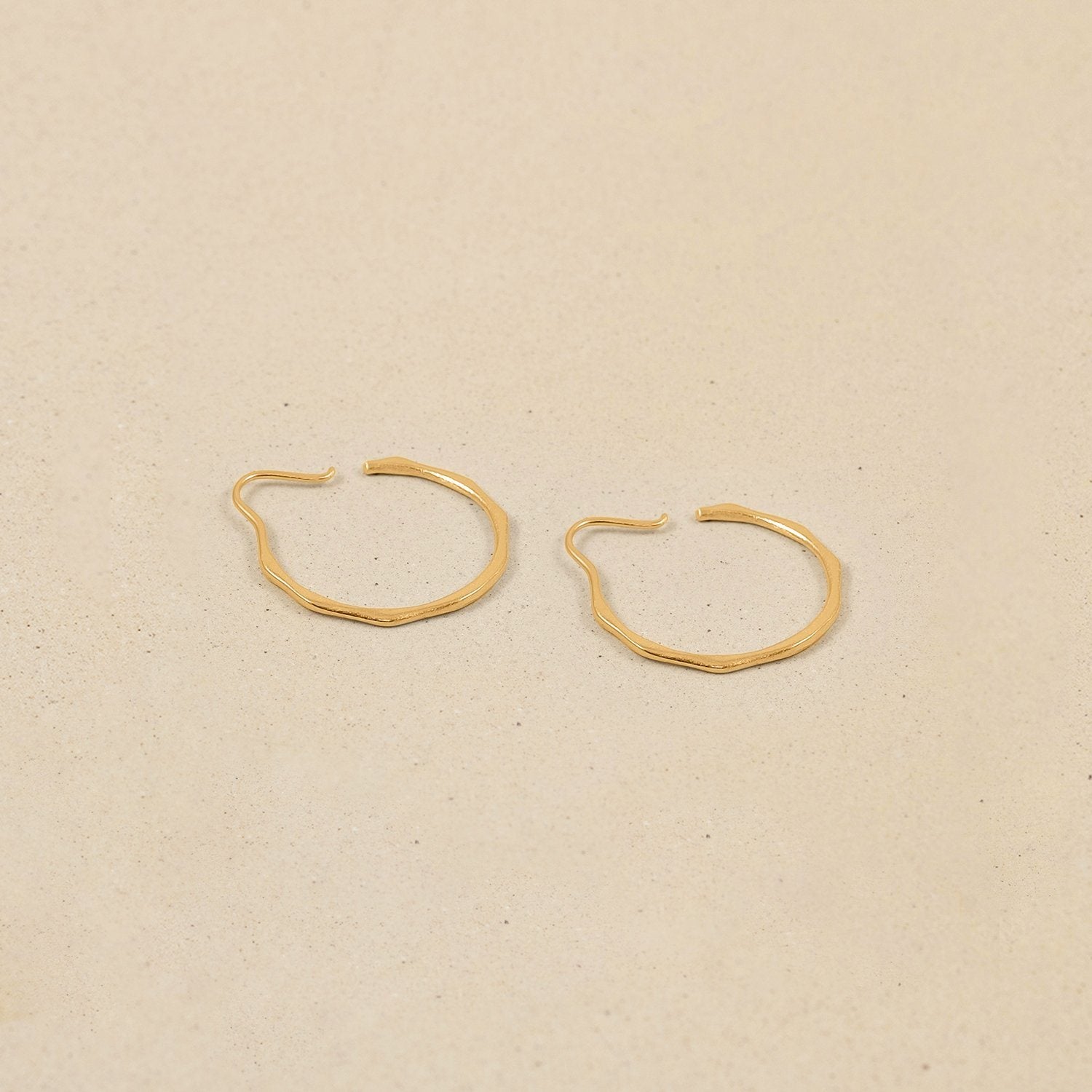 Fluid Hoop Ohrringe Jewelry stilnest