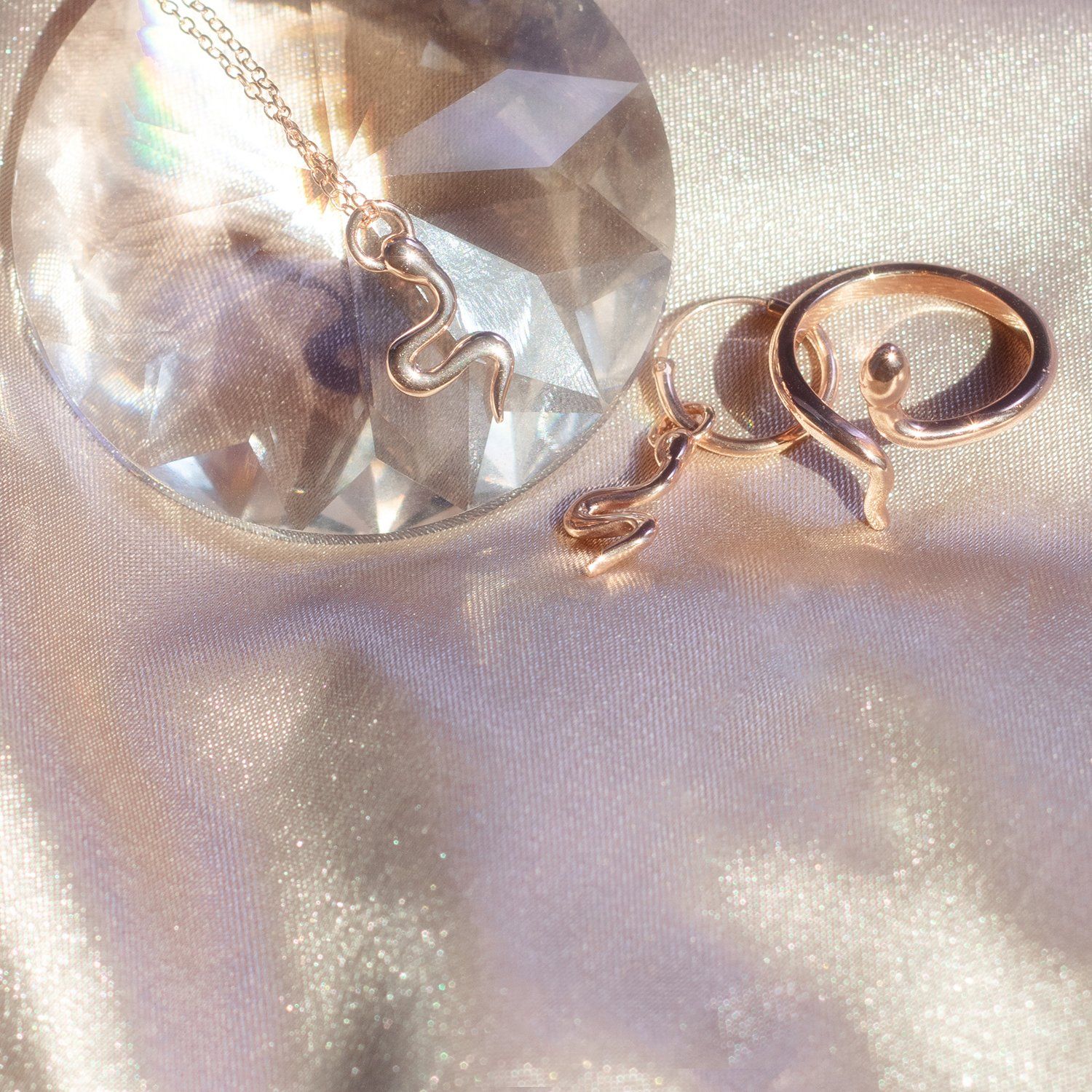 The Medusa Charm Necklace Jewelry Stilnest