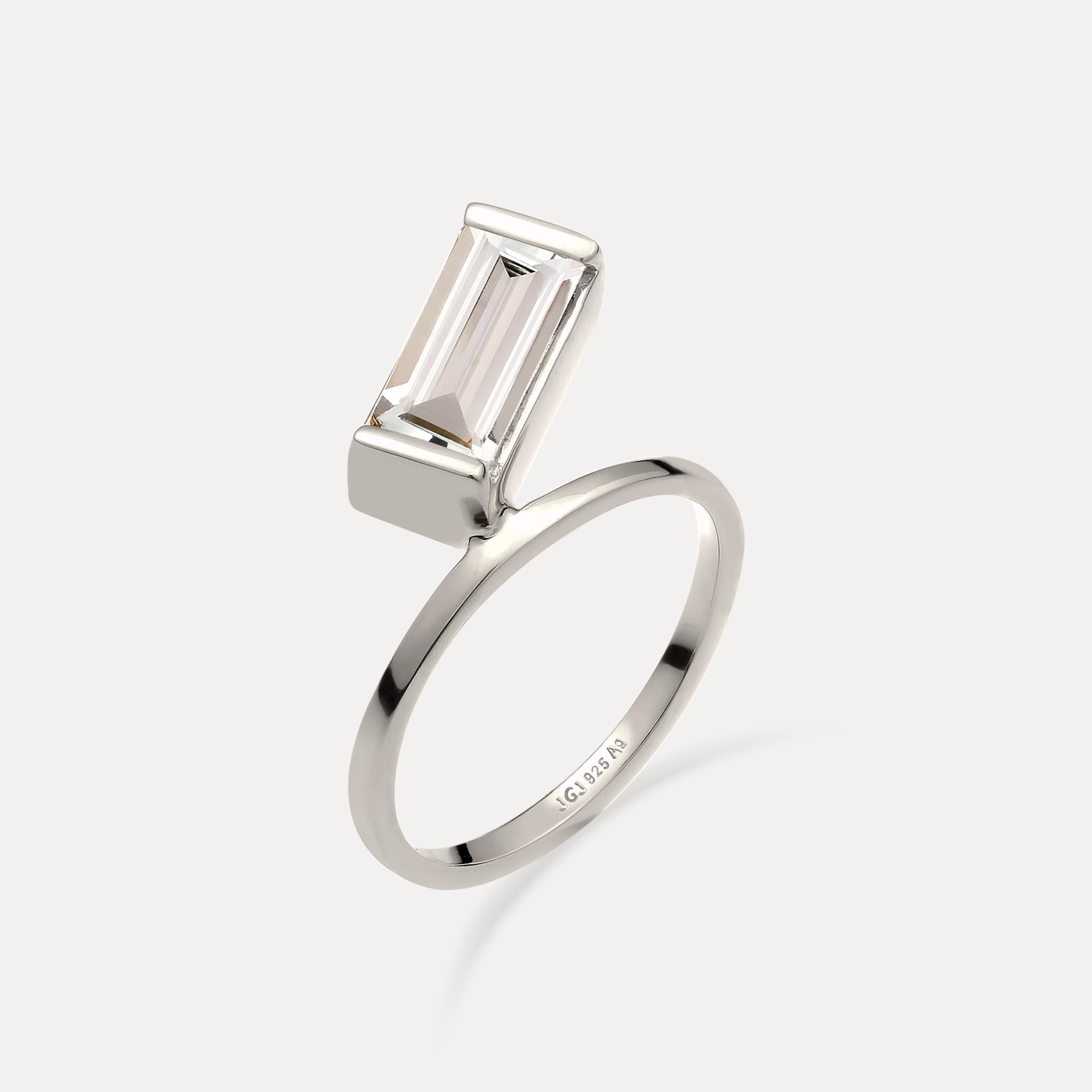 Beryl Balance Baguette Ring