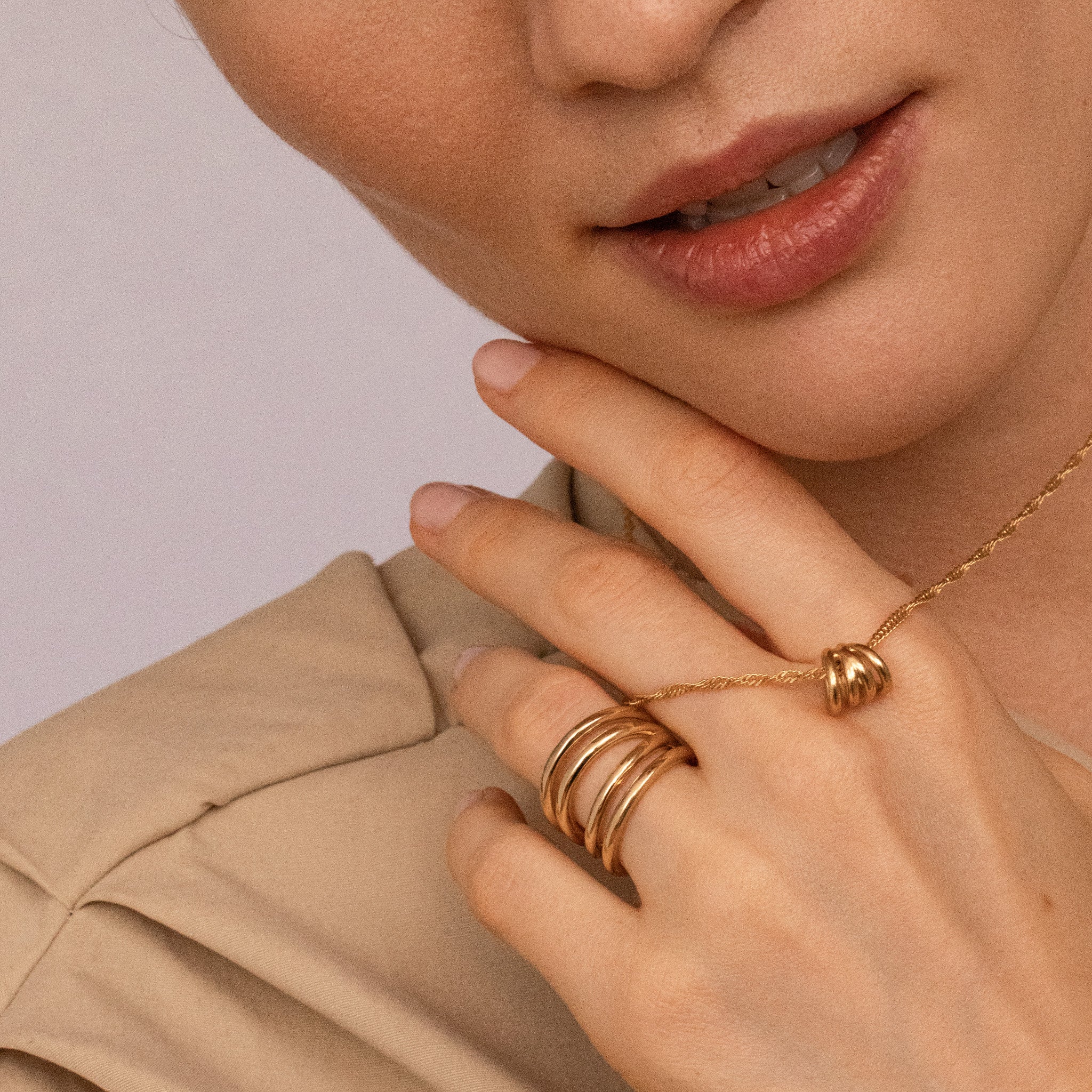 Hypnotic Loop Ring
