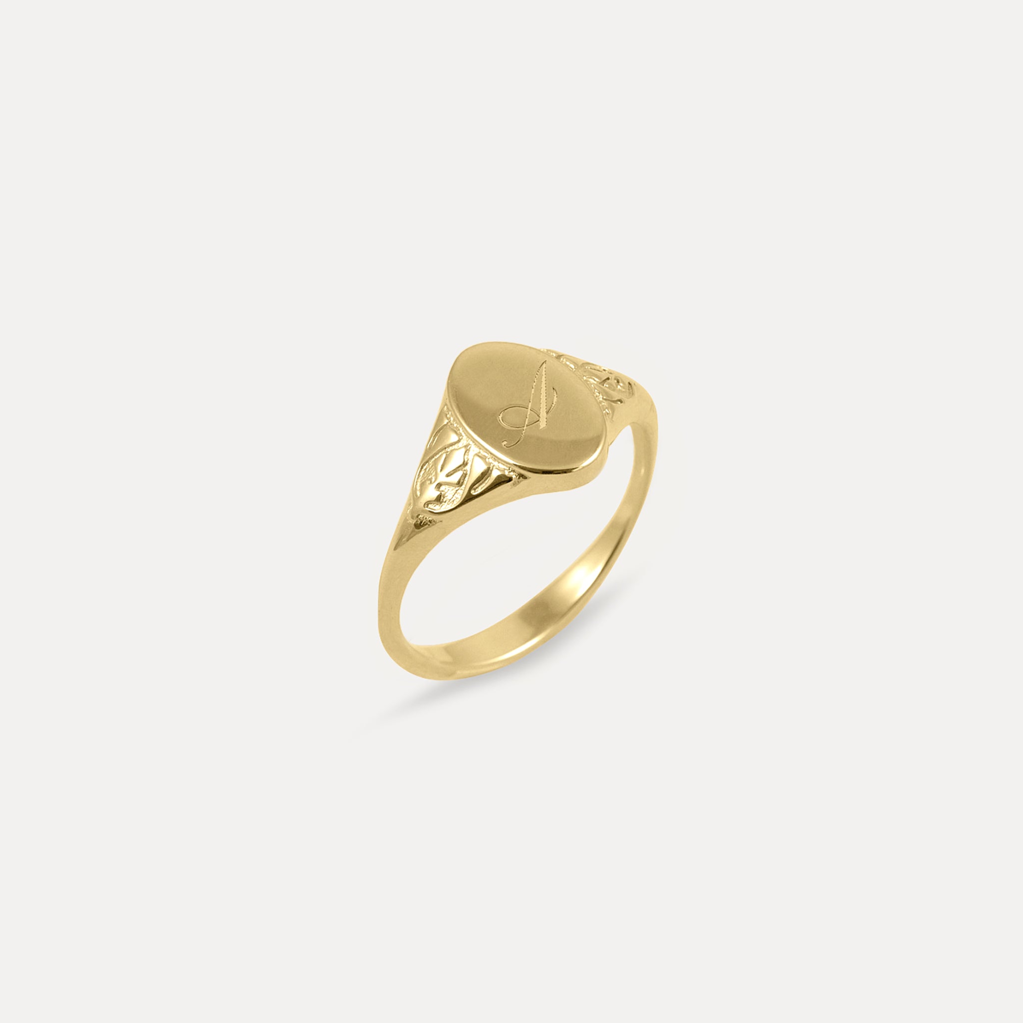 Engravable Victorian Initial Ring | 14k Gold