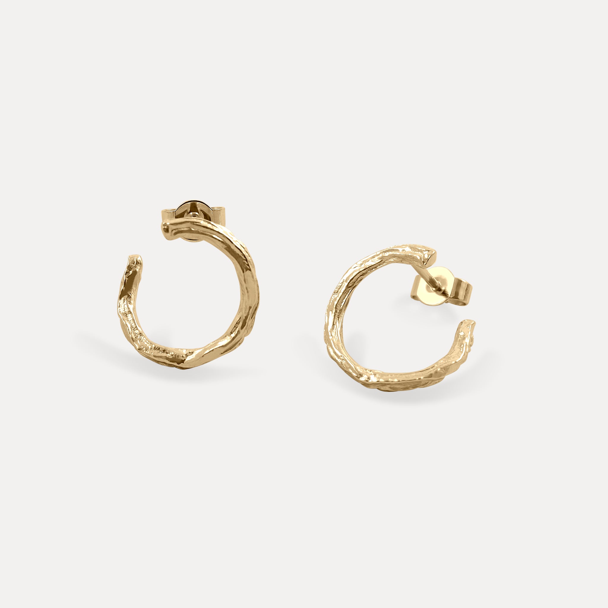 Mater Huggies | 14k Gold