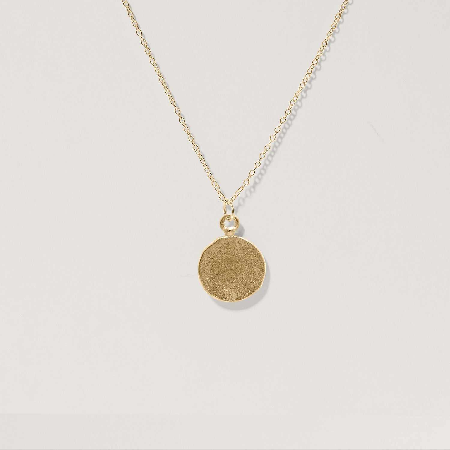 Engravable Fluid Medaillon with Anchor Chain 14k Solid Gold Matte